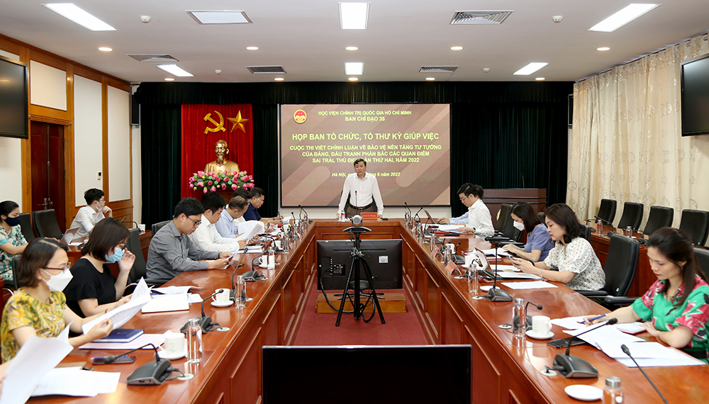 Họp Ban Tổ chức, Tổ thư ký giúp việc Cuộc thi viết chính luận về bảo vệ nền tảng tư tưởng của Đảng, đấu tranh phản bác các quan điểm sai trái, thù địch lần thứ hai, năm 2022