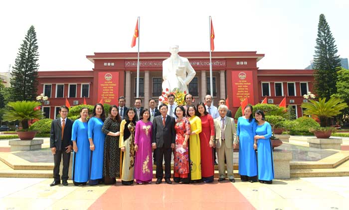 VIỆN CHỦ NGHĨA XÃ HỘI KHOA HỌC